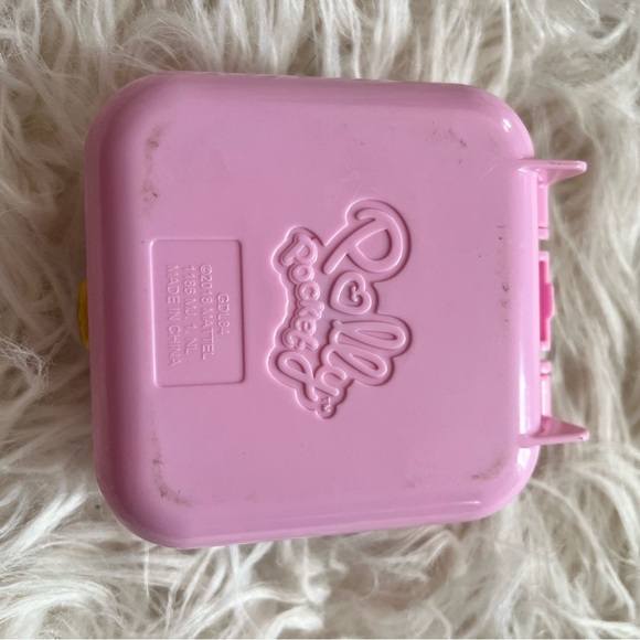 Polly Pocket Partytime Surprise Pink With Figure 2018 GDL84 Gingerbread Man - Picture 5 of 5